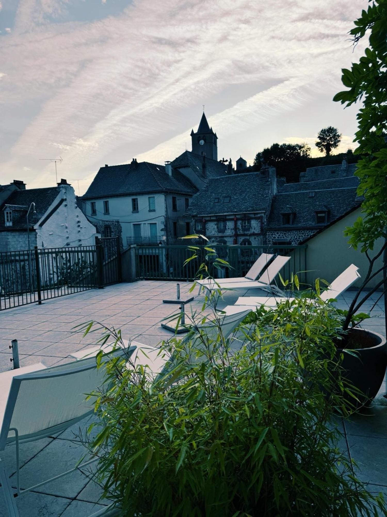 Le Regis Apartment Laguiole Bagian luar foto